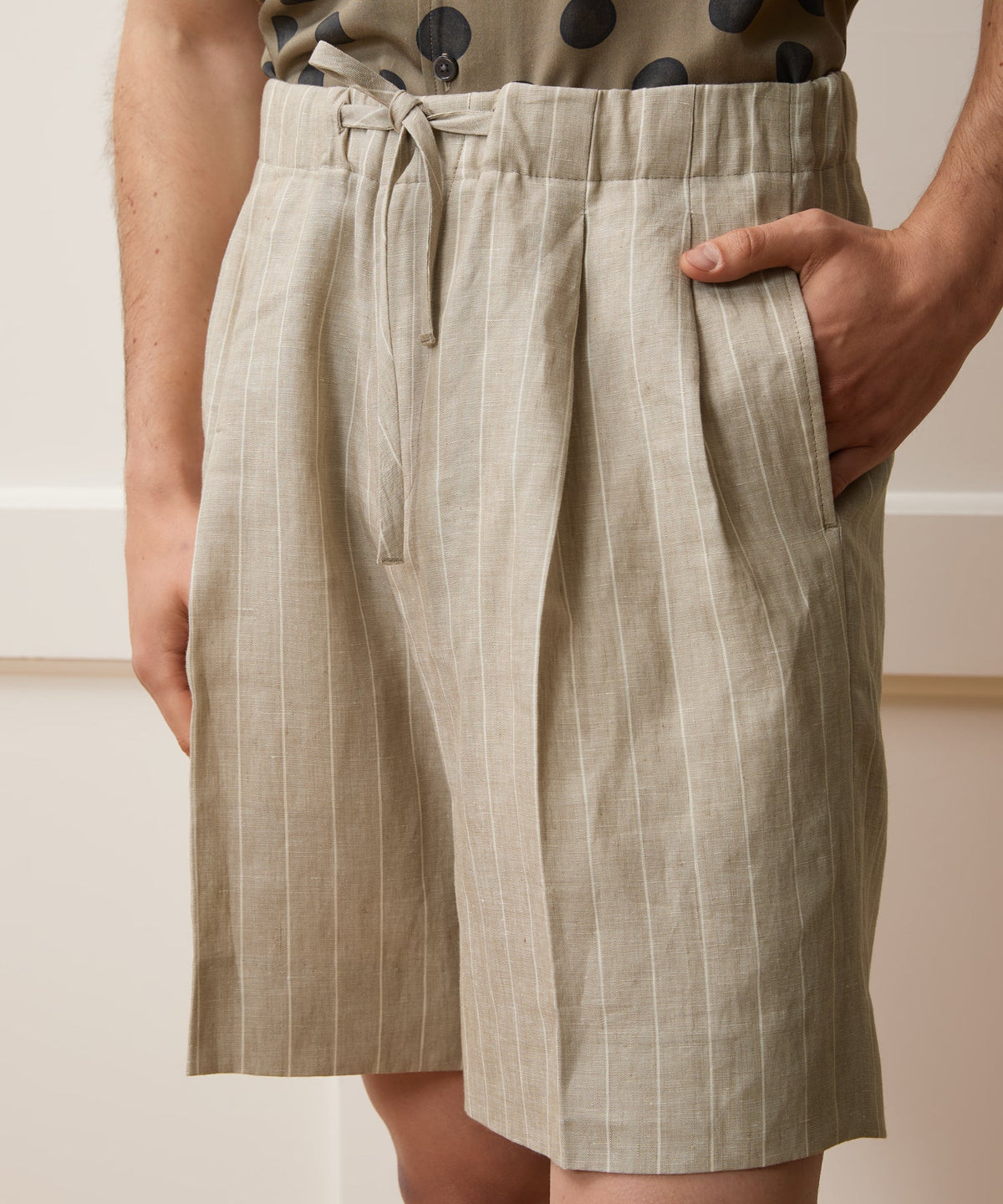 Todd Snyder Italian Linen Pinstripe Leisure Short - Beige