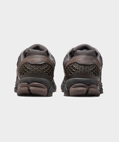 Todd Snyder Nike Zoom Vomero 5 Sneaker - Grey