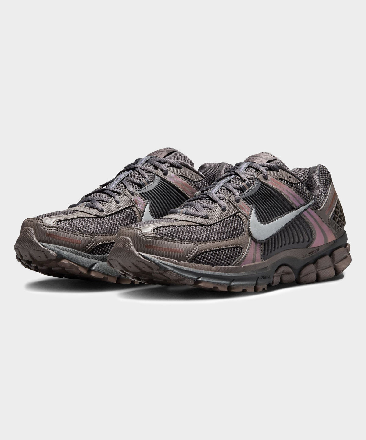 Todd Snyder Nike Zoom Vomero 5 Sneaker - Grey