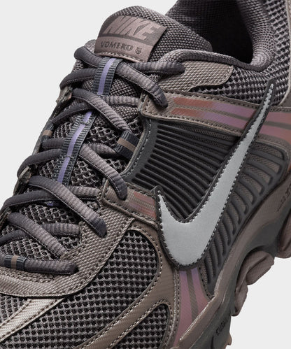 Todd Snyder Nike Zoom Vomero 5 Sneaker - Grey
