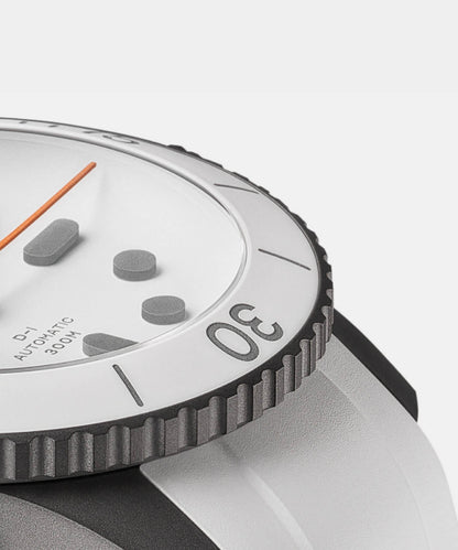 Todd Snyder Todd Snyder X AERA D-1 Diver Watch - White