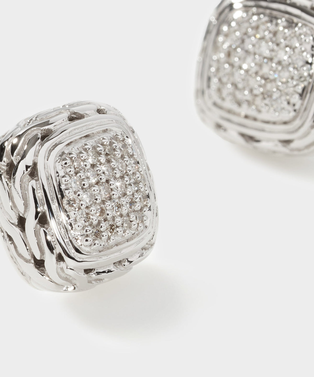 Todd Snyder John Hardy Sterling Silver Carved Chain Stud Earring with Diamonds - Silver