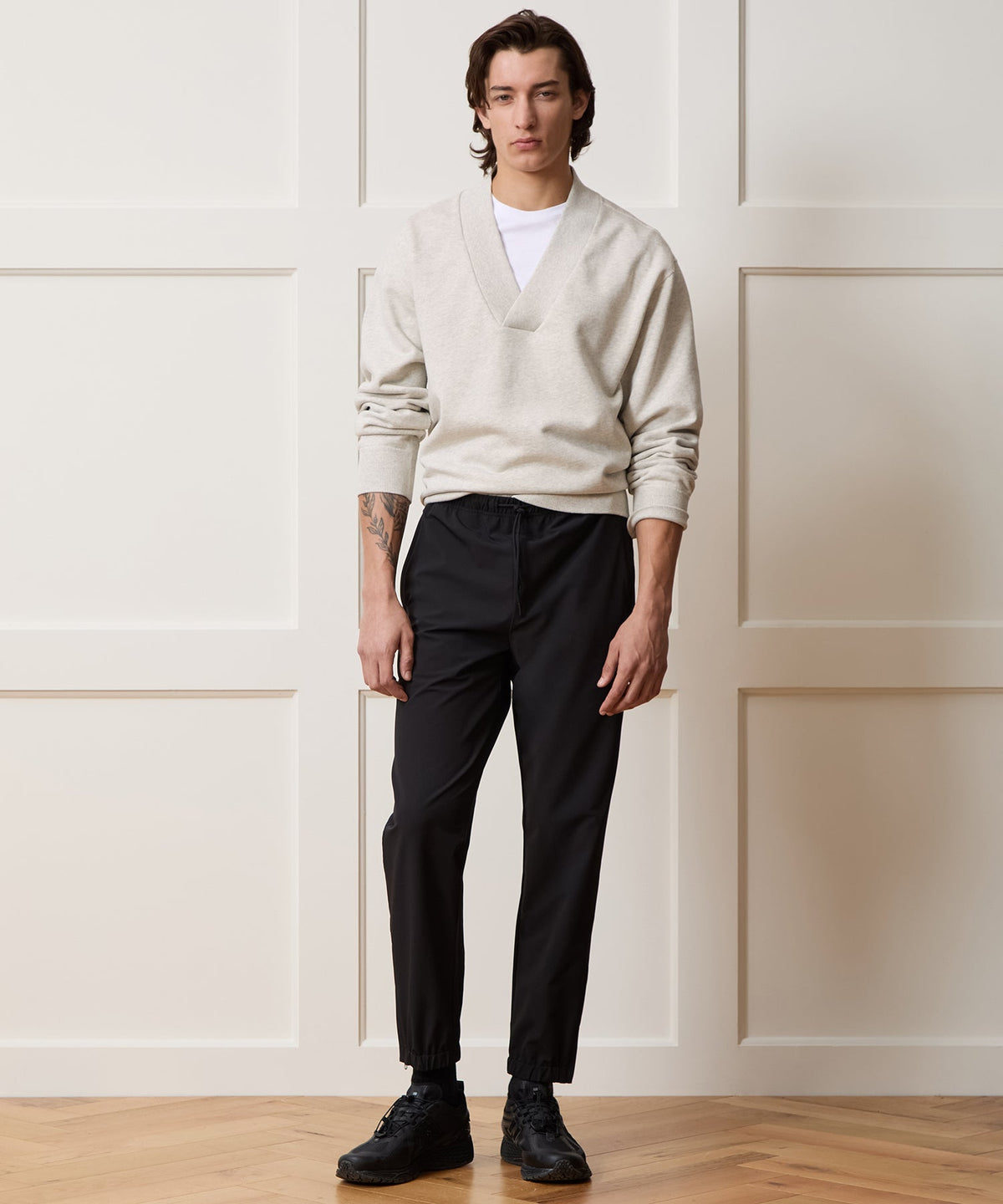 Todd Snyder Soho V-Neck Sweatshirt - Heather Beige