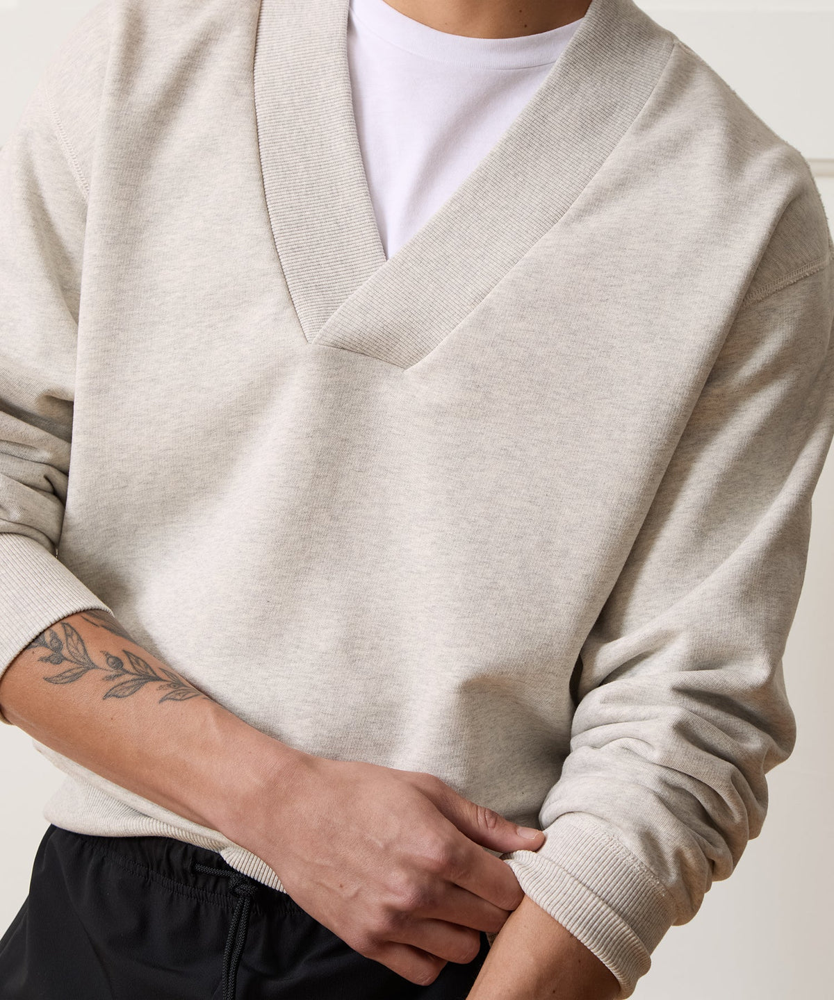 Todd Snyder Soho V-Neck Sweatshirt - Heather Beige