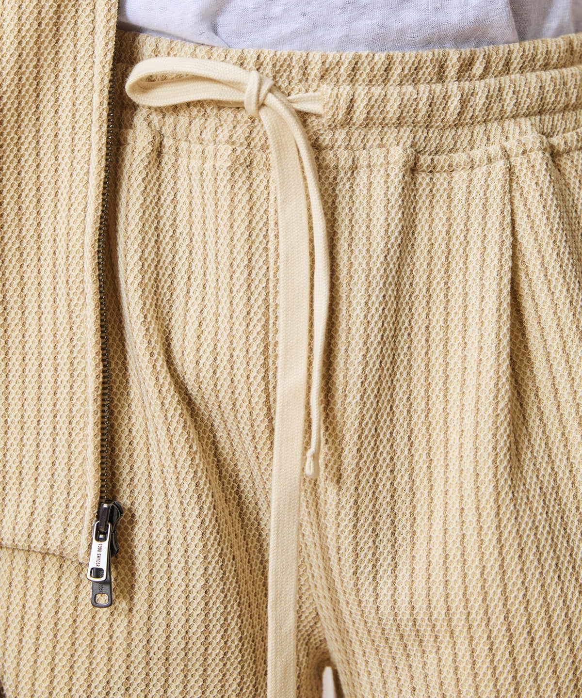 Todd Snyder 8" Playa Short - Tan Stripe