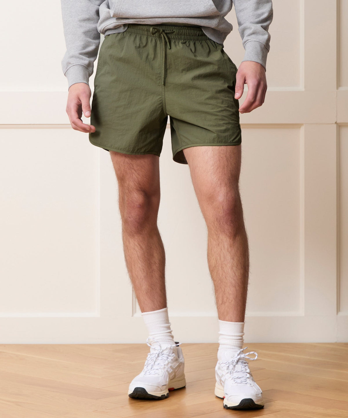 Todd Snyder 5" Nylon Dolphin Short - Fogstone