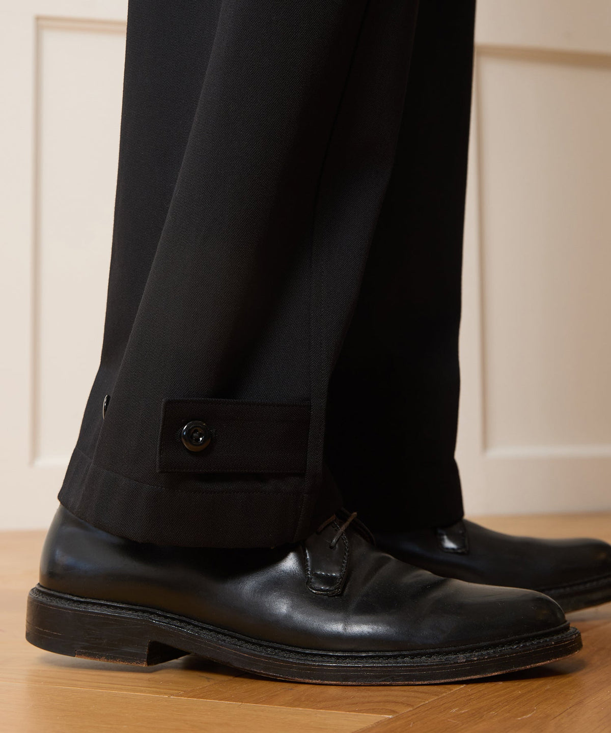 Todd Snyder Italian Belted Barrel Pant - Black