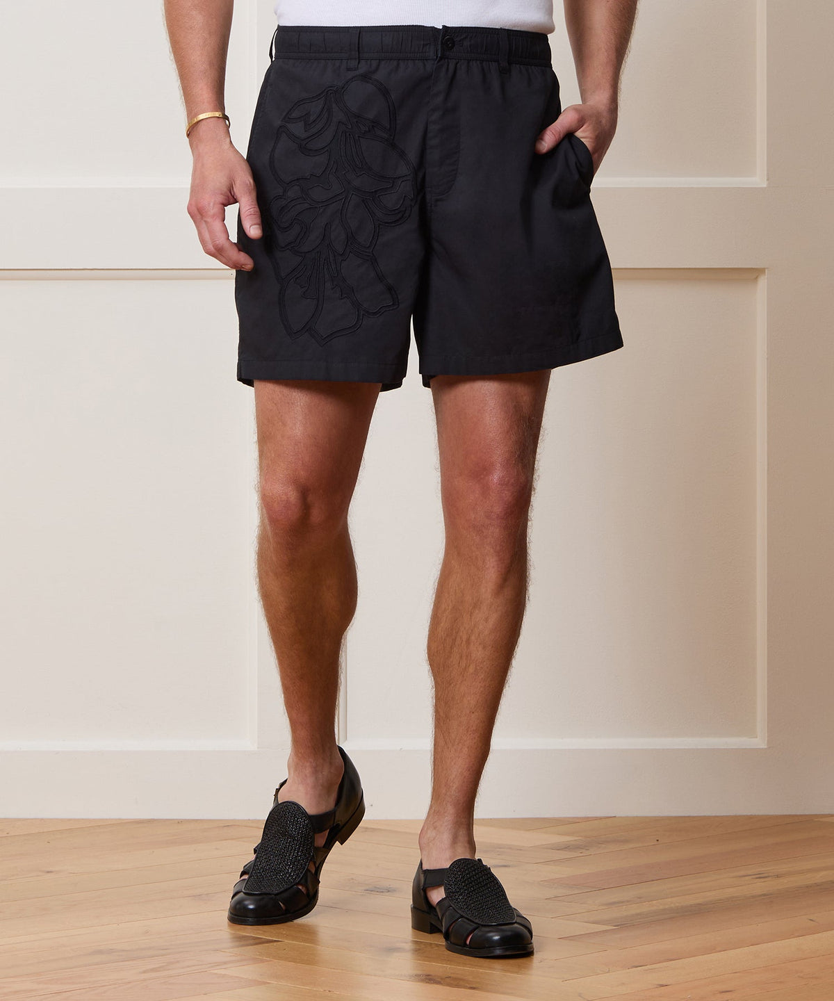 Todd Snyder 5" Floral Cotton Beachcomber Short - Black