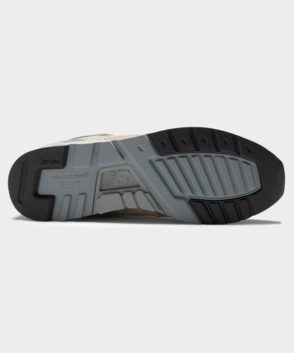 Todd Snyder New Balance Made in USA 997 Sneaker - Grey