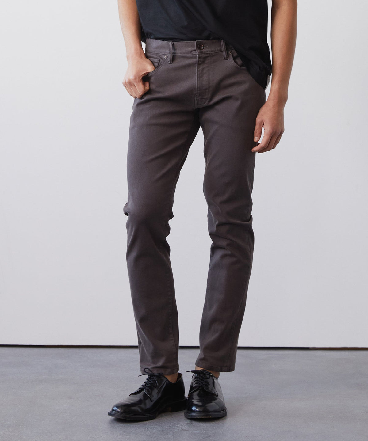 Todd Snyder Slim Fit 5-Pocket Chino - Dark Granite