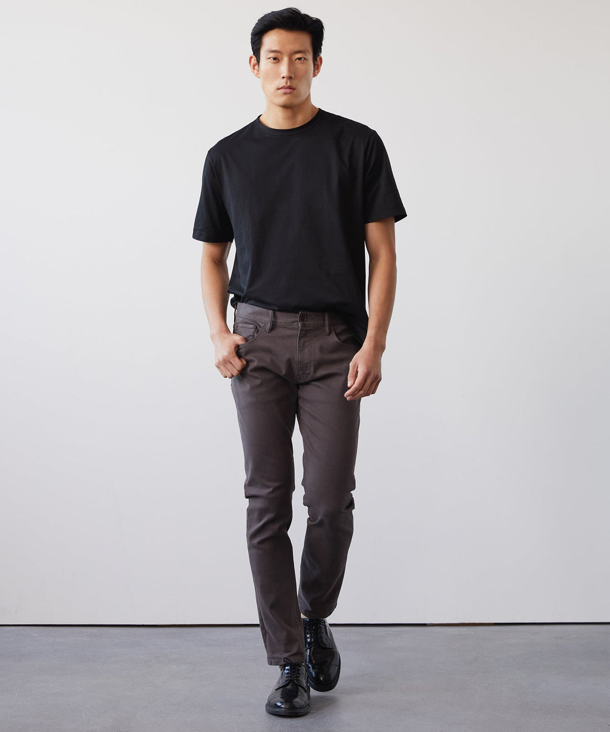 Todd Snyder Slim Fit 5-Pocket Chino - Dark Granite